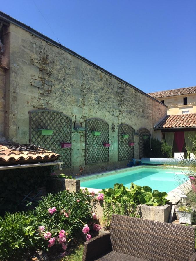 La Maison Du Bourg B&B Puisseguin Екстериор снимка