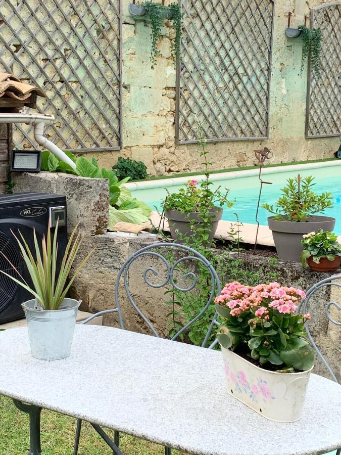 La Maison Du Bourg B&B Puisseguin Екстериор снимка