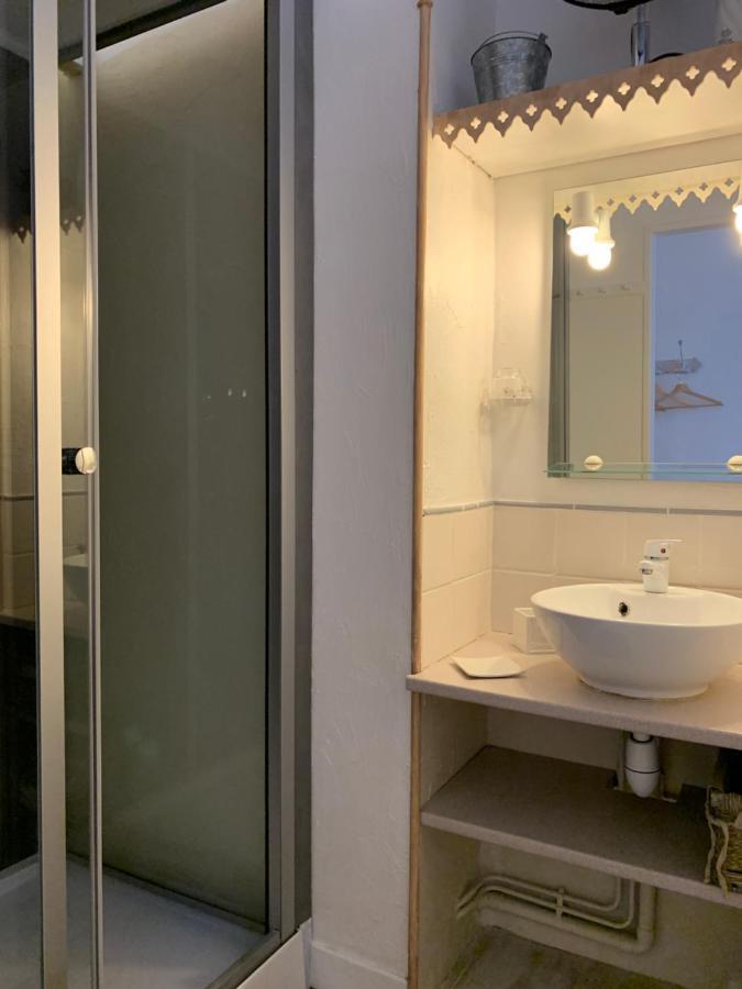 La Maison Du Bourg B&B Puisseguin Екстериор снимка