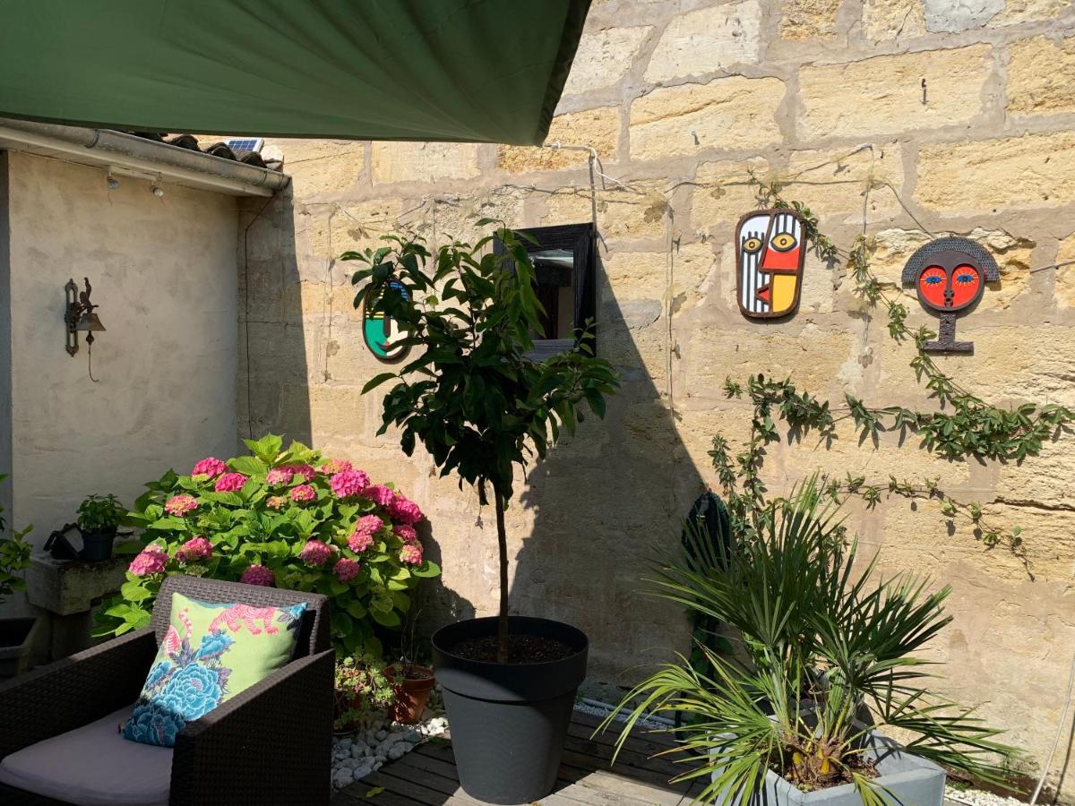 La Maison Du Bourg B&B Puisseguin Екстериор снимка