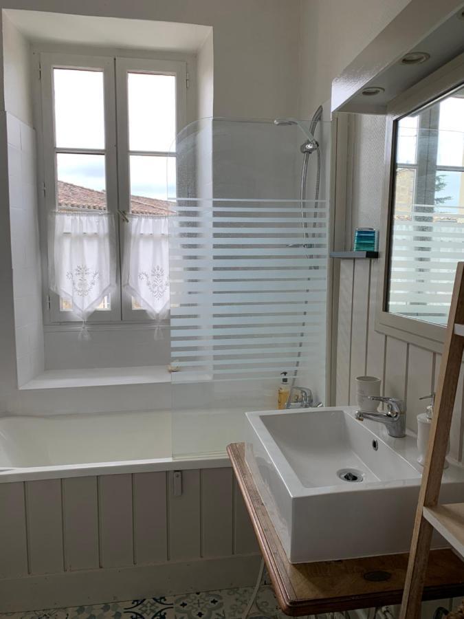 La Maison Du Bourg B&B Puisseguin Екстериор снимка