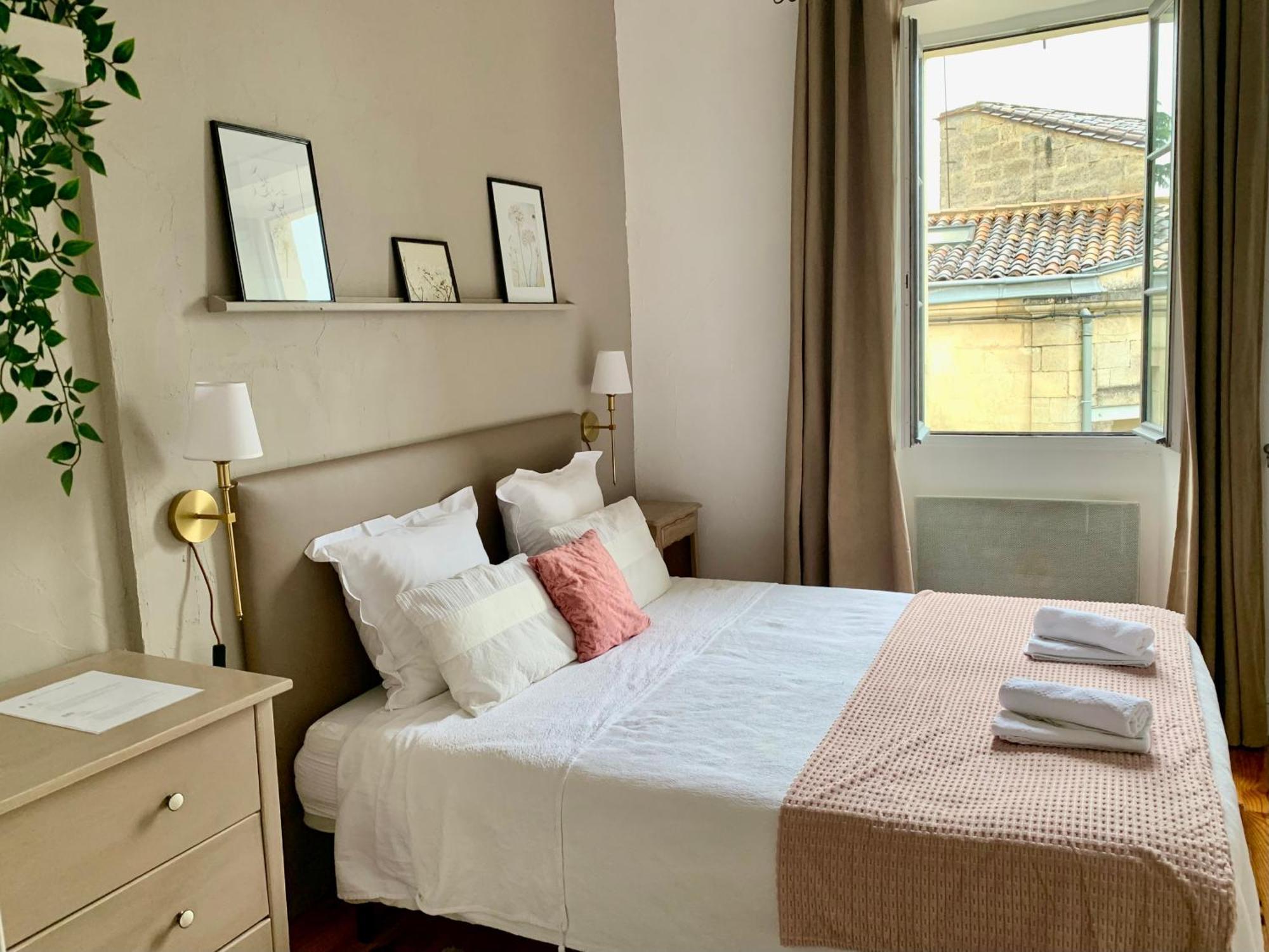 La Maison Du Bourg B&B Puisseguin Екстериор снимка